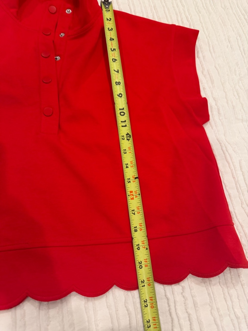 Entro Red Short Sleeve Collared Top Scallop NWT - Picture 6 of 6